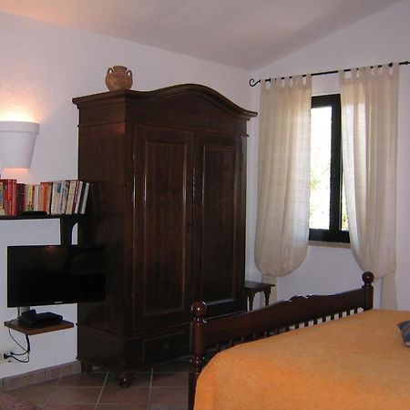Studio-Appartment In Landhaus Mit Meerblick Porto Azzurro Ngoại thất bức ảnh