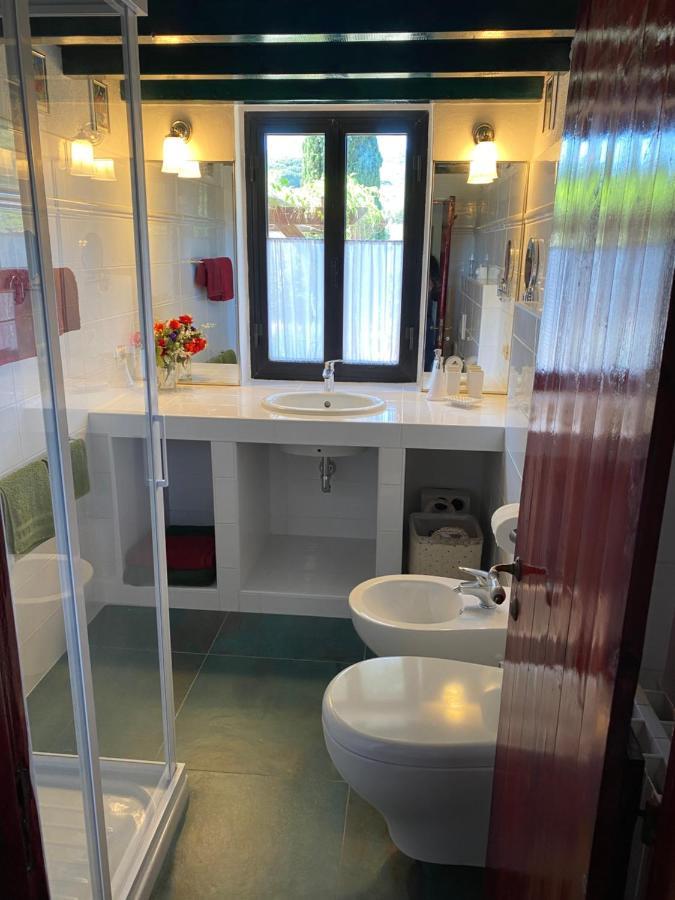 Studio-Appartment In Landhaus Mit Meerblick Porto Azzurro Ngoại thất bức ảnh