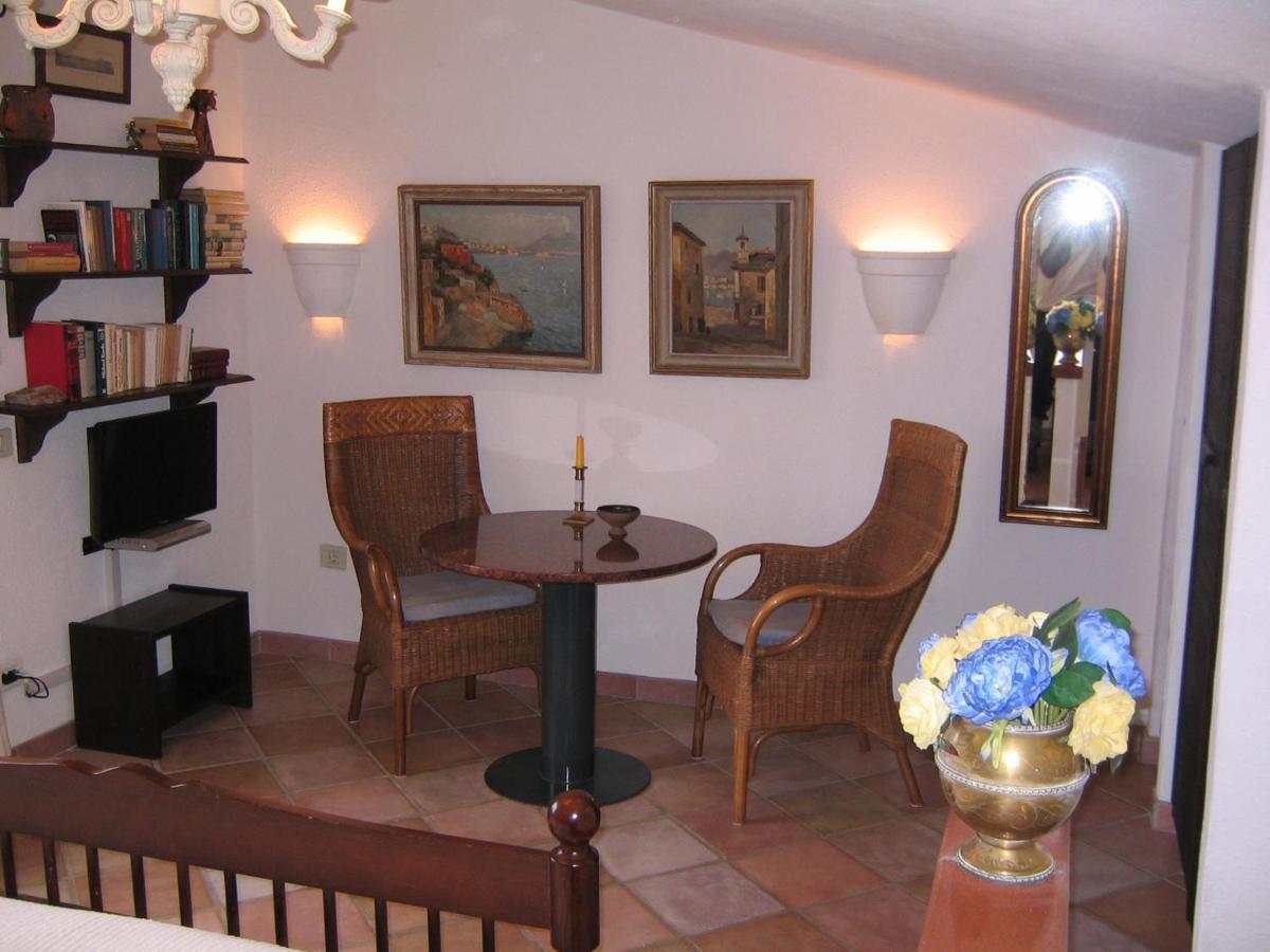 Studio-Appartment In Landhaus Mit Meerblick Porto Azzurro Ngoại thất bức ảnh