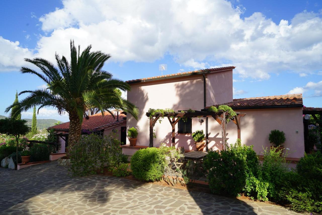 Studio-Appartment In Landhaus Mit Meerblick Porto Azzurro Ngoại thất bức ảnh