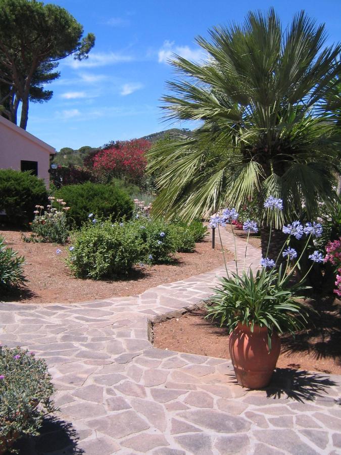 Studio-Appartment In Landhaus Mit Meerblick Porto Azzurro Ngoại thất bức ảnh