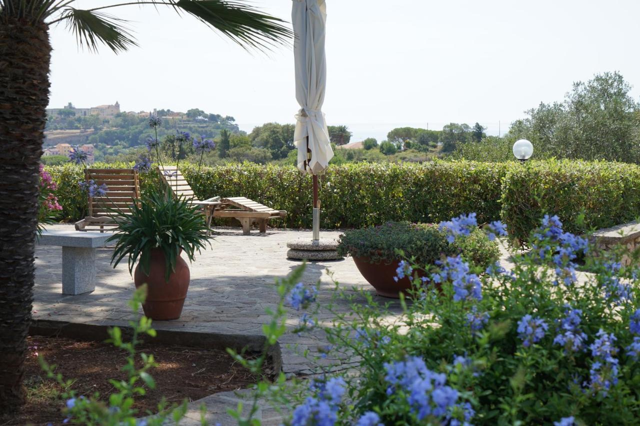 Studio-Appartment In Landhaus Mit Meerblick Porto Azzurro Ngoại thất bức ảnh