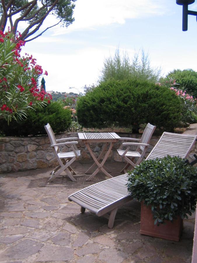 Studio-Appartment In Landhaus Mit Meerblick Porto Azzurro Ngoại thất bức ảnh