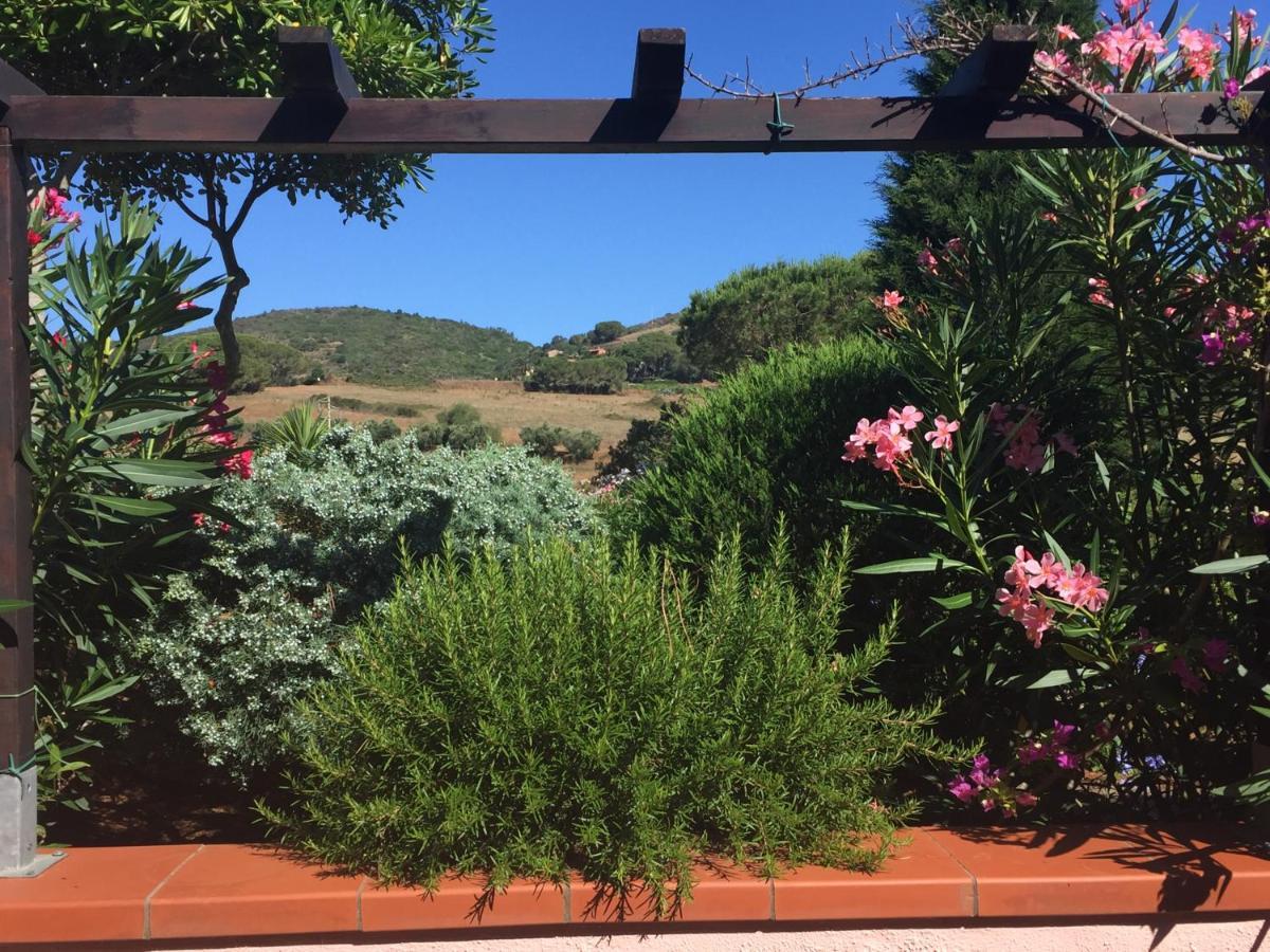 Studio-Appartment In Landhaus Mit Meerblick Porto Azzurro Ngoại thất bức ảnh