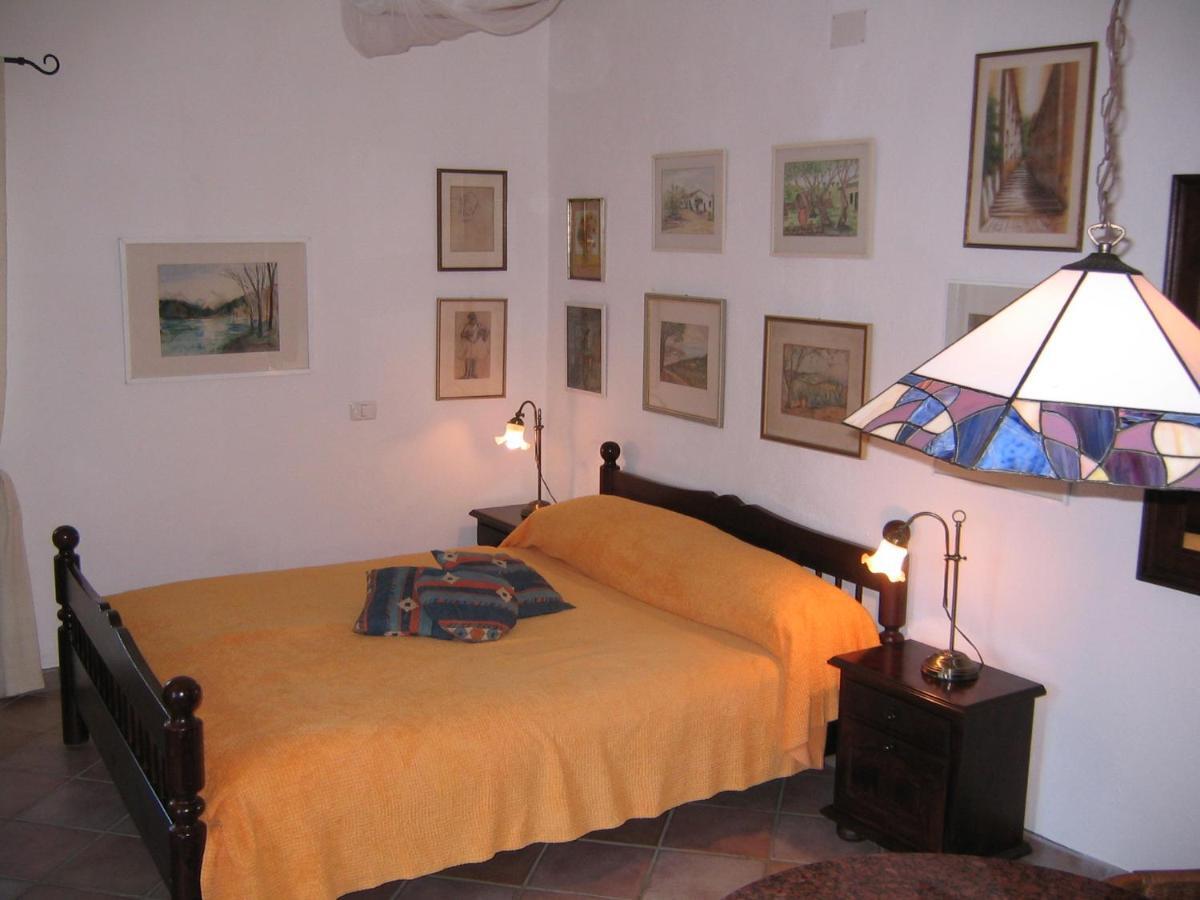 Studio-Appartment In Landhaus Mit Meerblick Porto Azzurro Ngoại thất bức ảnh